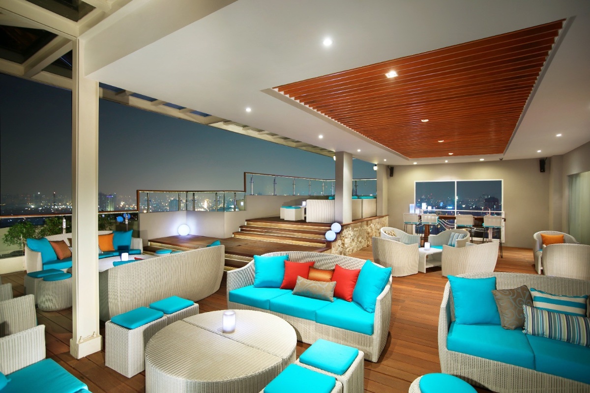 33° Sky Bridge Jakarta in Ancol