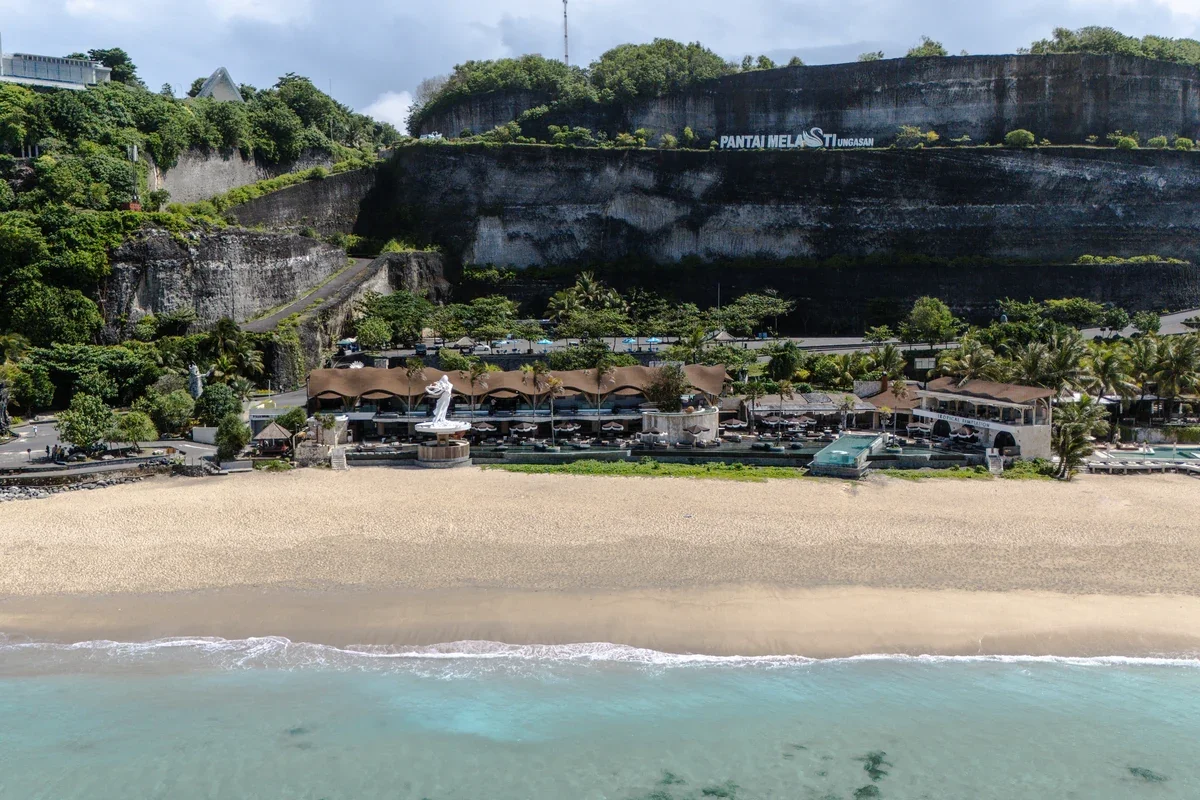 Tropical Temptation Beach Club in Uluwatu